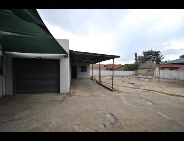 3 BEDROOM HOUSE FOR SALE IN LEONDALE
